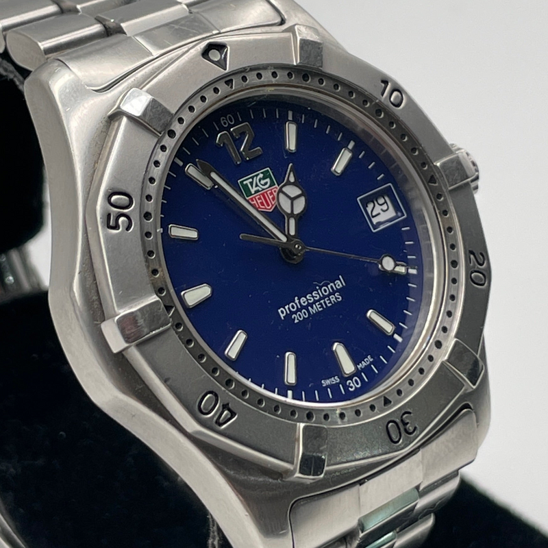 TAG HEUERのProfessional 200M、ブルー文字盤版 Tag Heuer Professional 200 Blue Dial – Elite HNW - High End