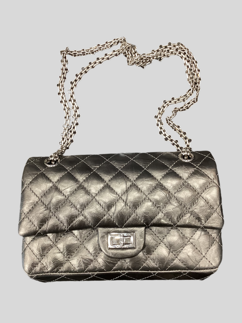 Chanel Metallic Grey Quilted Leather 226 Reissue Flap Bag – Elite Chanel Metallic Grey Quilted Leather 226 Reissue Flap Bag – Elite