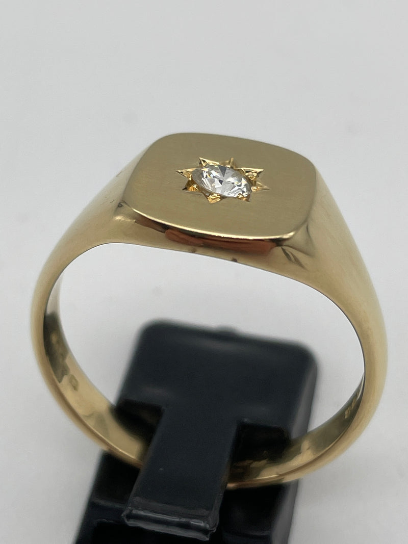 Gents 18ct  Yellow Gold Diamond Signet Ring