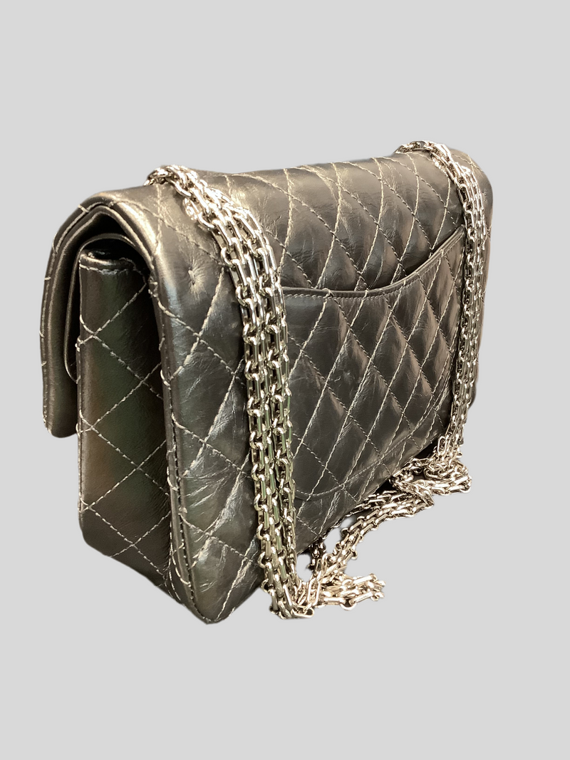 Chanel Metallic Grey Quilted Leather 226 Reissue Flap Bag – Elite Chanel Metallic Grey Quilted Leather 226 Reissue Flap Bag – Elite