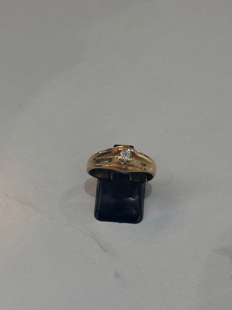 18ct Yellow Gold Diamond Ring