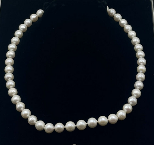 Cultured Pearl Necklace With A Silver Magnetic Clasp