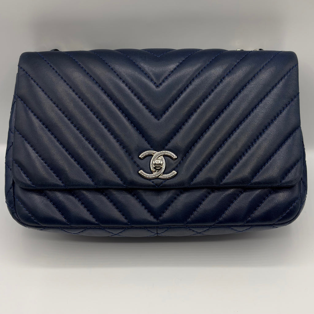 Chanel Medium Navy Blue V Flap Handbag – Elite HNW - High End