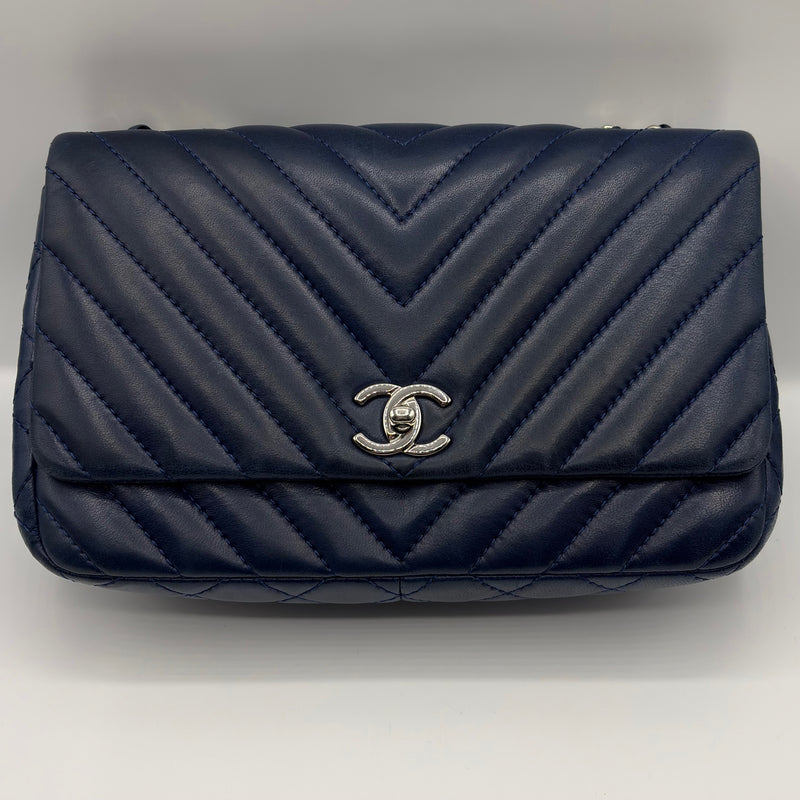 Chanel Medium Navy Blue V Flap Handbag – Elite HNW - High End