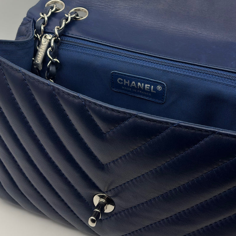 Chanel Medium Navy Blue V Flap Handbag – Elite HNW - High End
