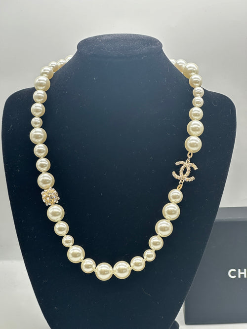 Chanel Pearl CC Logo Crystal Necklce