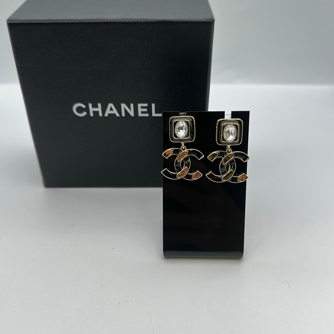 Chanel Pearl Brooch – Elite HNW - High End Watches, Jewellery & Art Boutique
