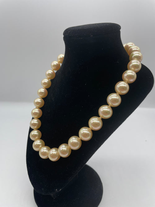 Pearl necklace