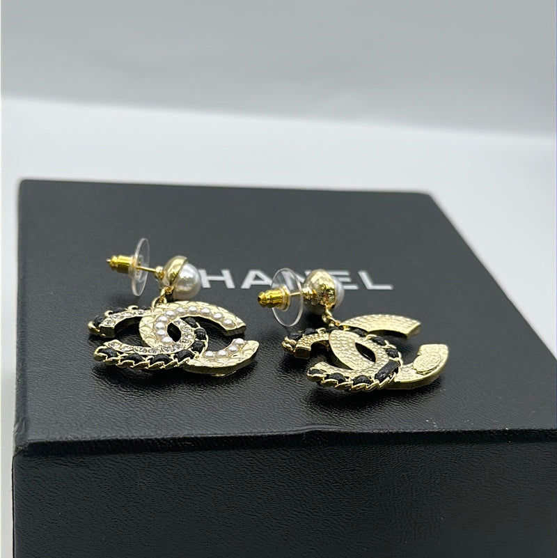 Chanel CC Logo Earrings – Elite HNW - High End Watches, Jewellery