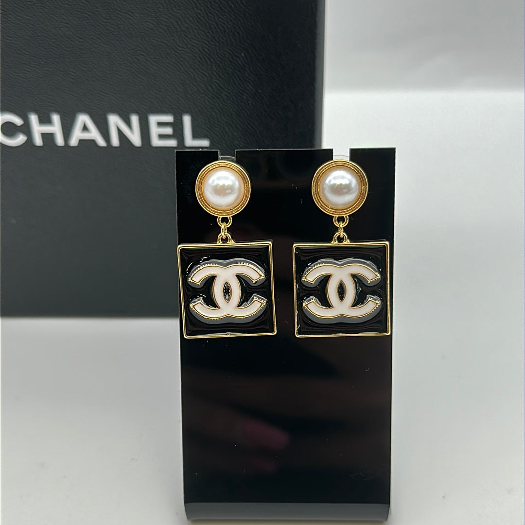 CHANEL Metal Pearl Quilted CC Drop Earrings Gold White 1330877 |  FASHIONPHILE
