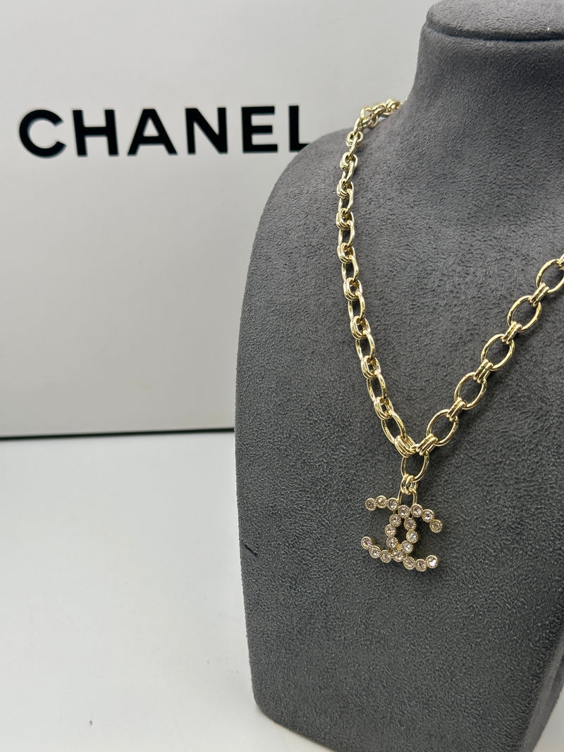 Chanel Necklace With Diamante Interlocking C Logo Elite HNW High chanel-necklace-with-diamante-interlocking-c-logo-elite-hnw-high
