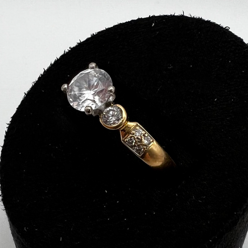 18ct Gold Ring with Large CZ Stone