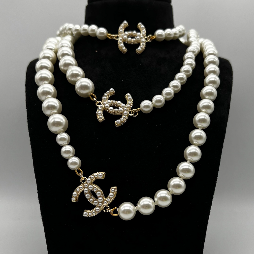 Chanel Vintage Double Pearl Strand CC Lock Necklace For Sale at