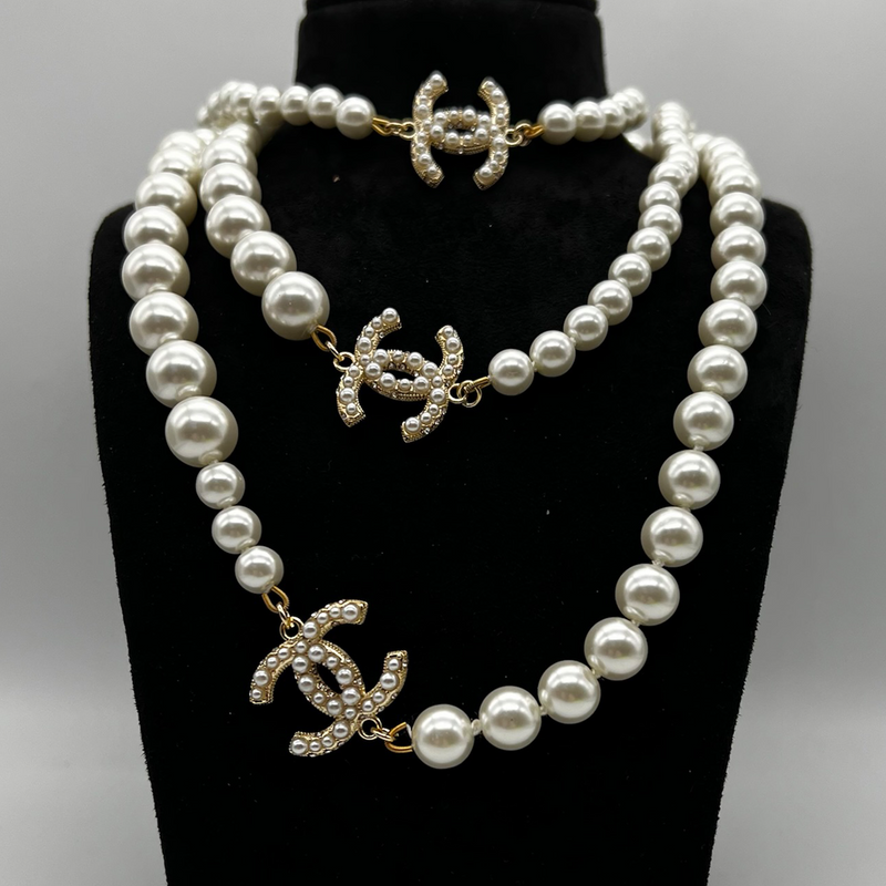 Chanel pearls outlet