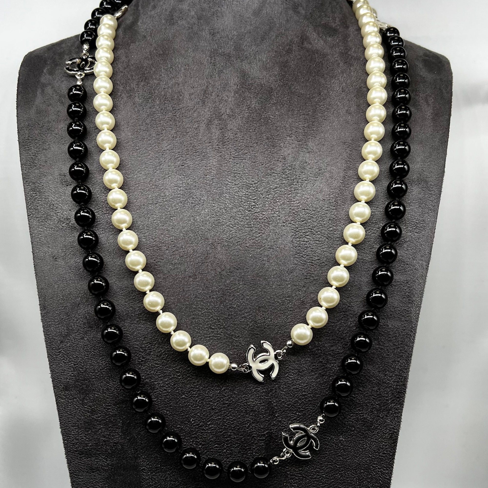 Chanel Runway Double Layer Black White Pearl CC Necklace