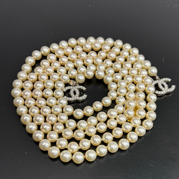 Chanel Pearl And CC Logo Necklace – Elite HNW - High End Watches