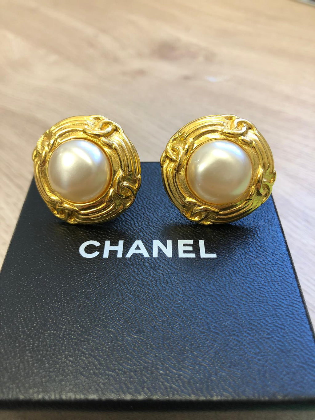 Chanel Clip-On Earrings – Elite HNW - High End Watches, Jewellery & Art  Boutique