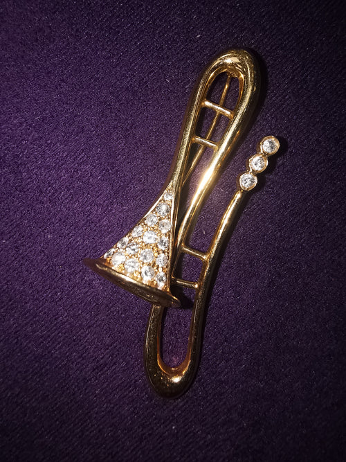 18ct Yellow Gold Diamond Trumpet Brooch