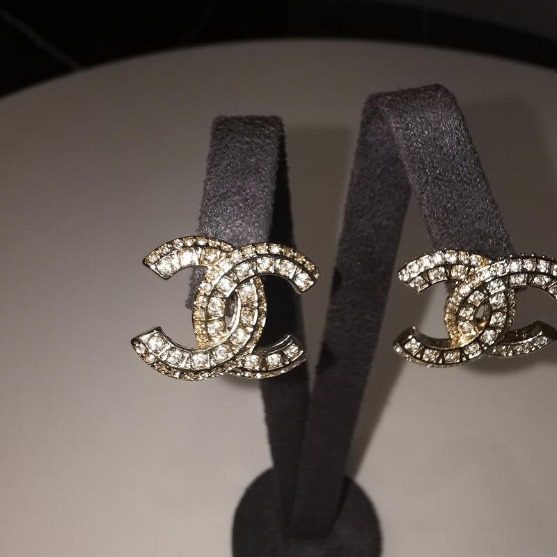 Chanel CC Logo Enamel Earrings – Elite HNW - High End Watches, Jewellery &  Art Boutique