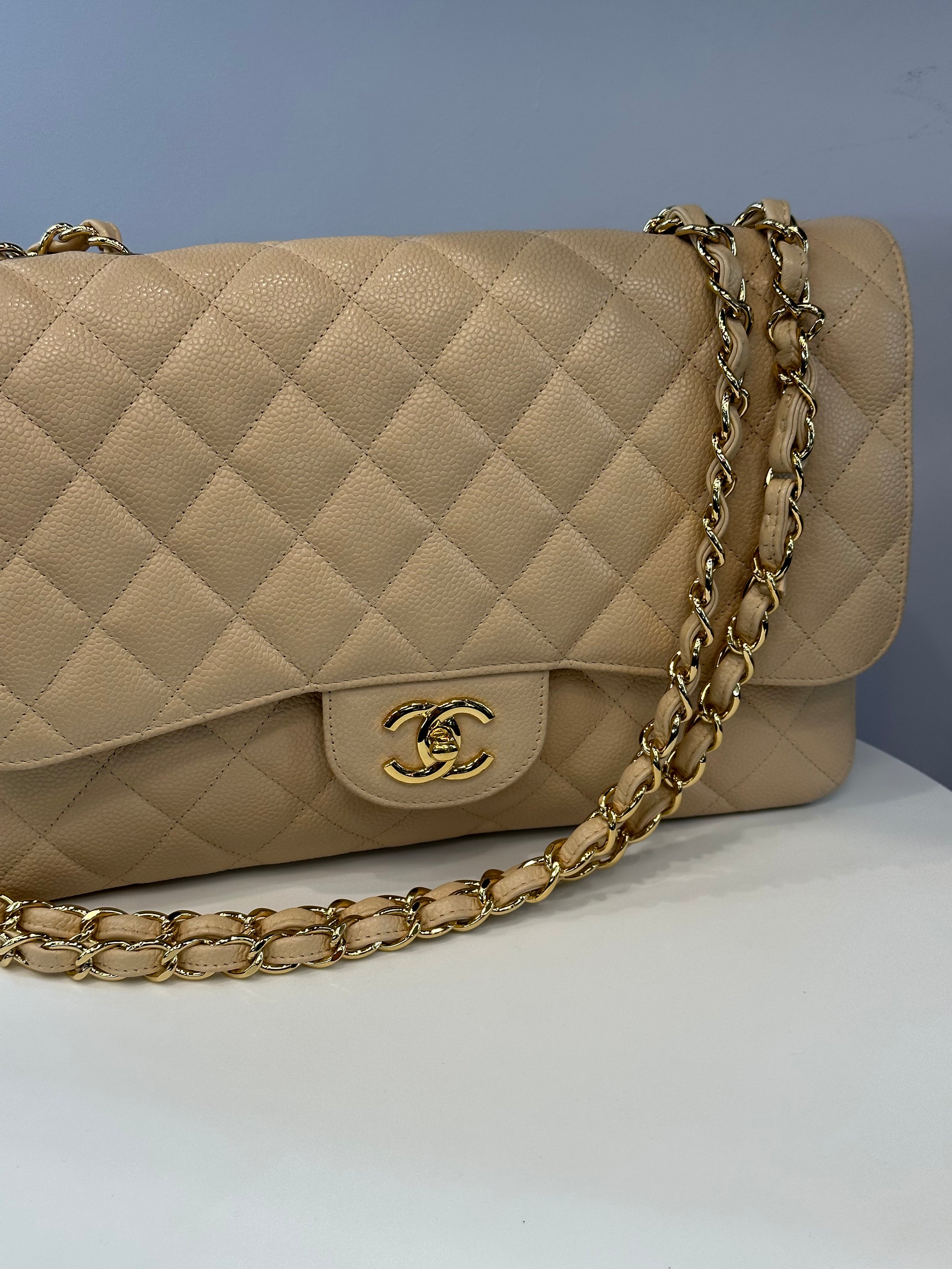 Chanel Pre-owned 2000 Jumbo Classic Flap Shoulder Bag - Brown