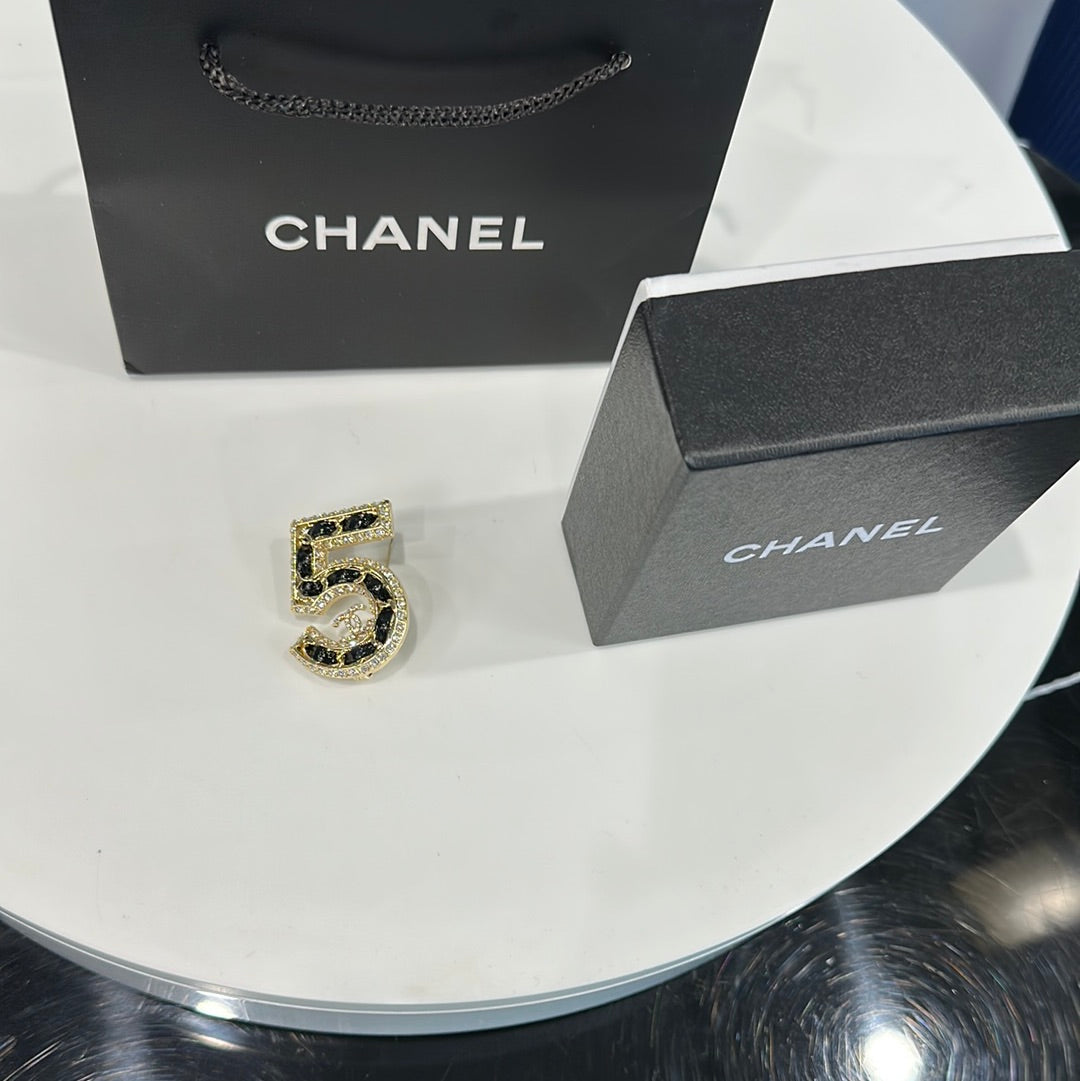 Chanel Vintage - Metal No 5 Heart Brooch - White - Brooch Chanel