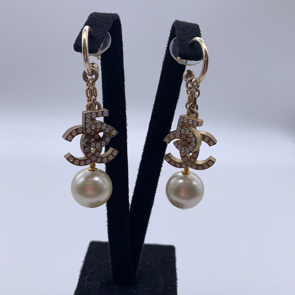 Chanel Pearl Drop Earrings With CC logo And No. 5 – Elite HNW